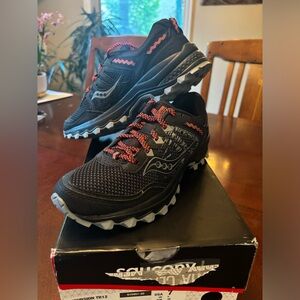 Women’s Saucony Excursion Trail 12 Trail Running Shoes- Size 7